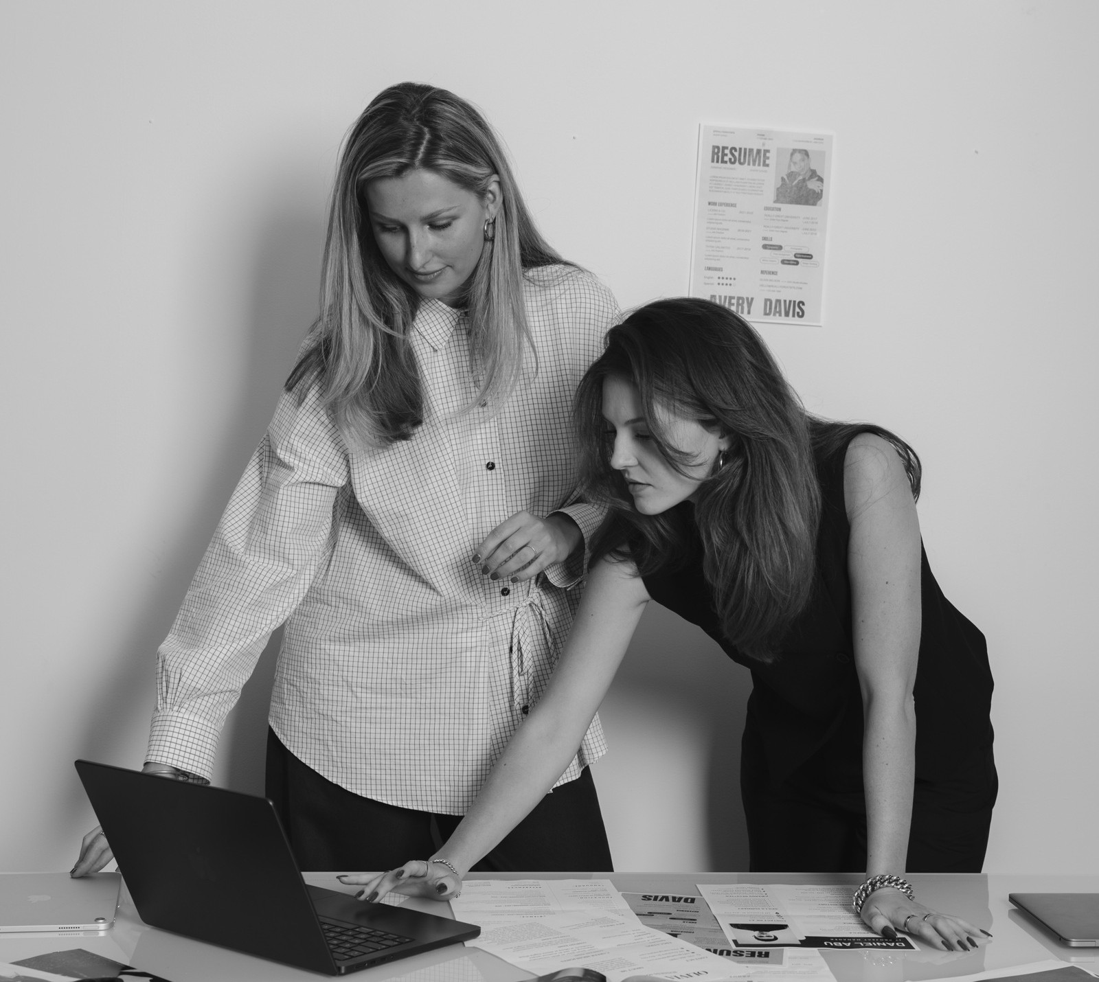 Eva and Wieke, the founders of VOIDS